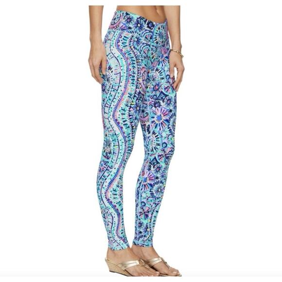 Lilly Pulitzer LUXLETIC Weekender The Swim Engineered Legging UPF 50+ Size XS - Picture 1 of 8